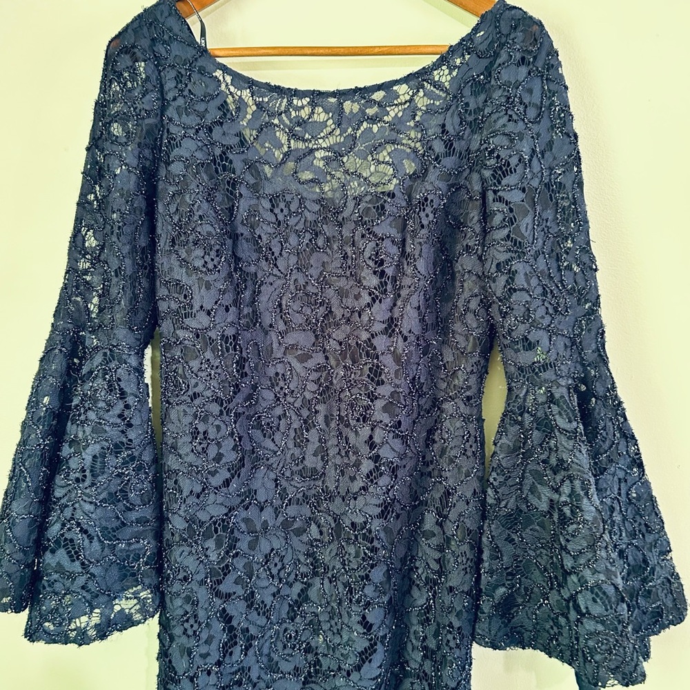 Elegant Navy Bell Sleeve Evening Gown - Picture 4 of 10